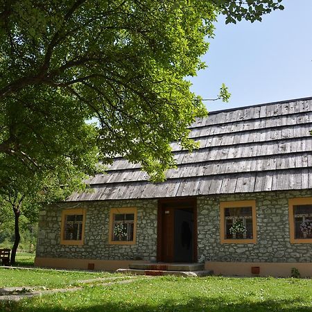 Peraj Guesthouse Vermosh エクステリア 写真