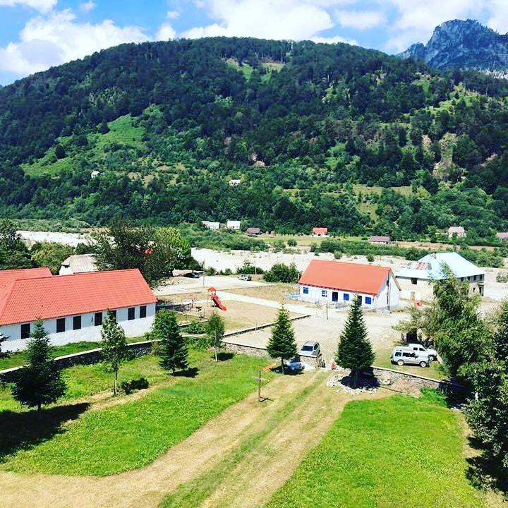 Peraj Guesthouse Vermosh エクステリア 写真
