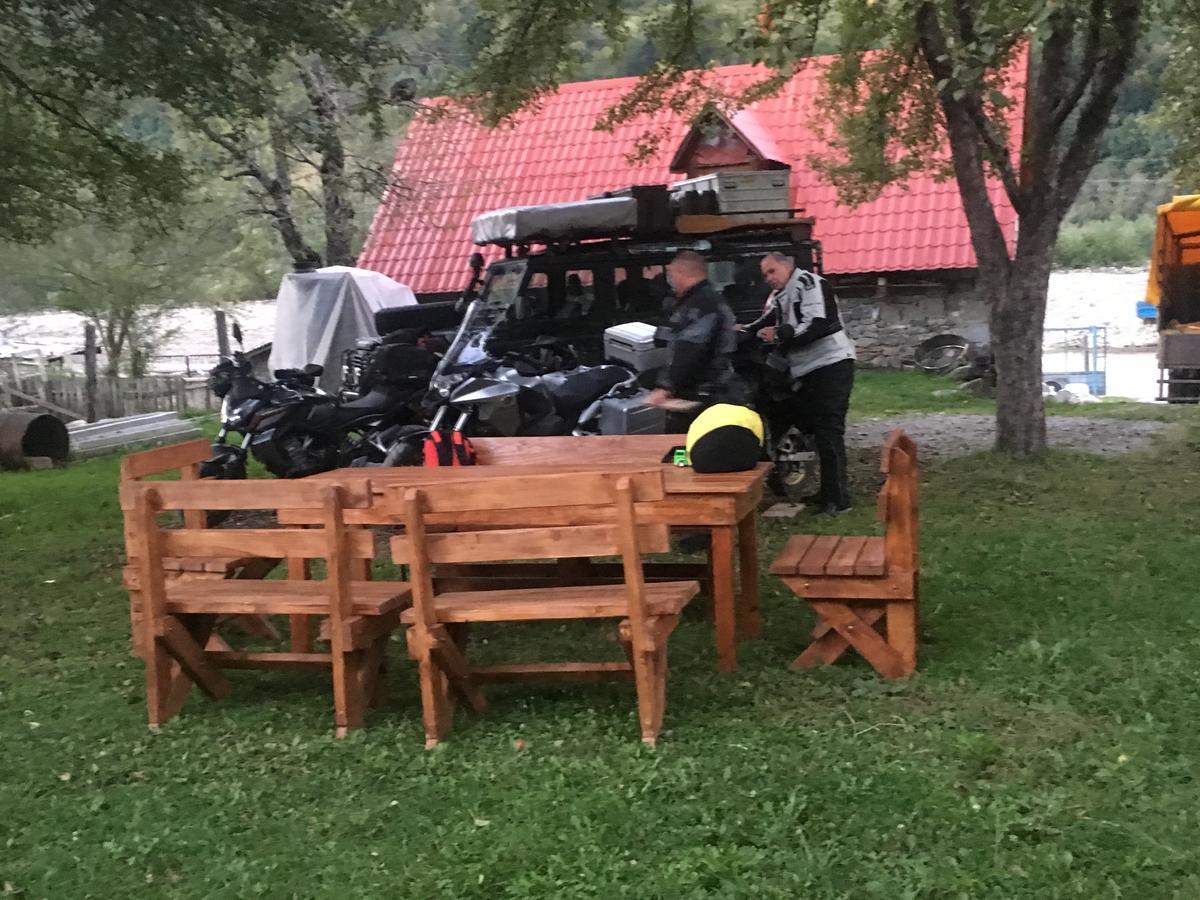 Peraj Guesthouse Vermosh エクステリア 写真
