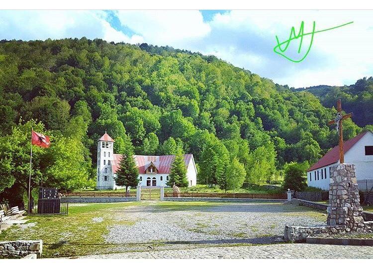Peraj Guesthouse Vermosh エクステリア 写真