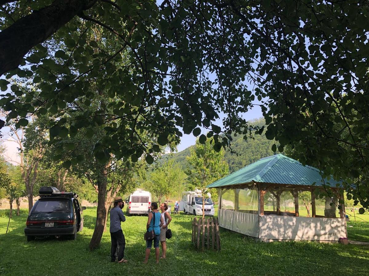 Peraj Guesthouse Vermosh エクステリア 写真