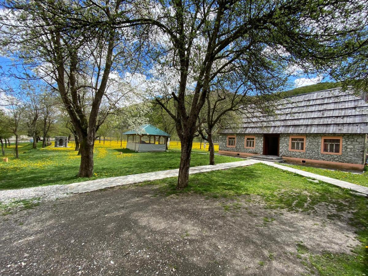 Peraj Guesthouse Vermosh エクステリア 写真